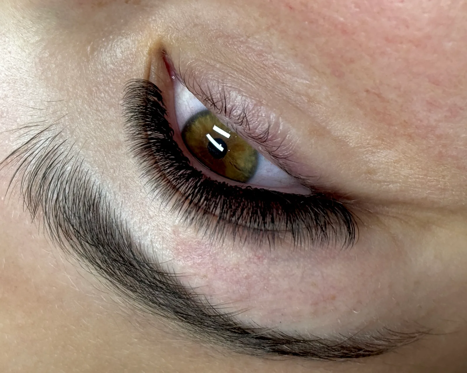 PinkVelvet Beauty saját szempillaépítése