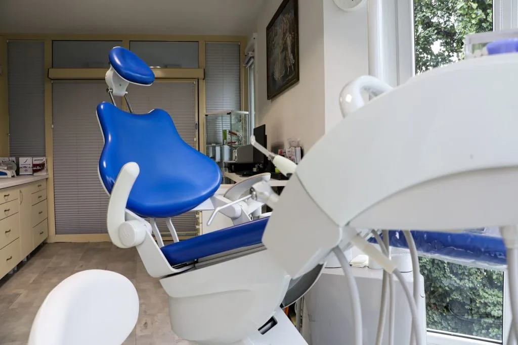 Az Egressy Dental kezelője