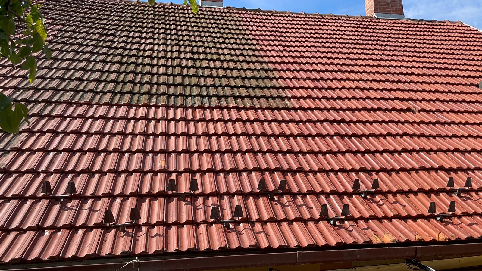 Utána: tiszta homlokzat a dróntisztítás után